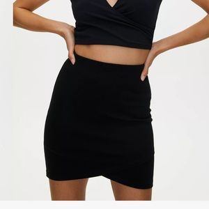 NWT Aritzia asymmetric front mini skirt